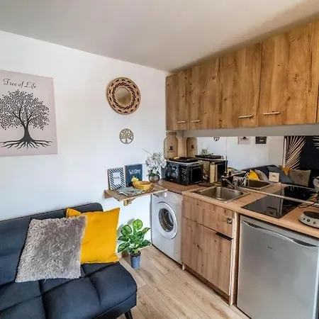 2 Bedroom 6-7pers, Parking, 10min *