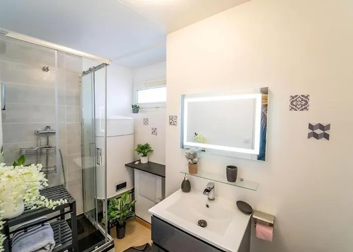 2 Bedroom 6-7pers, Parking, 10min Apartmán Honfleur